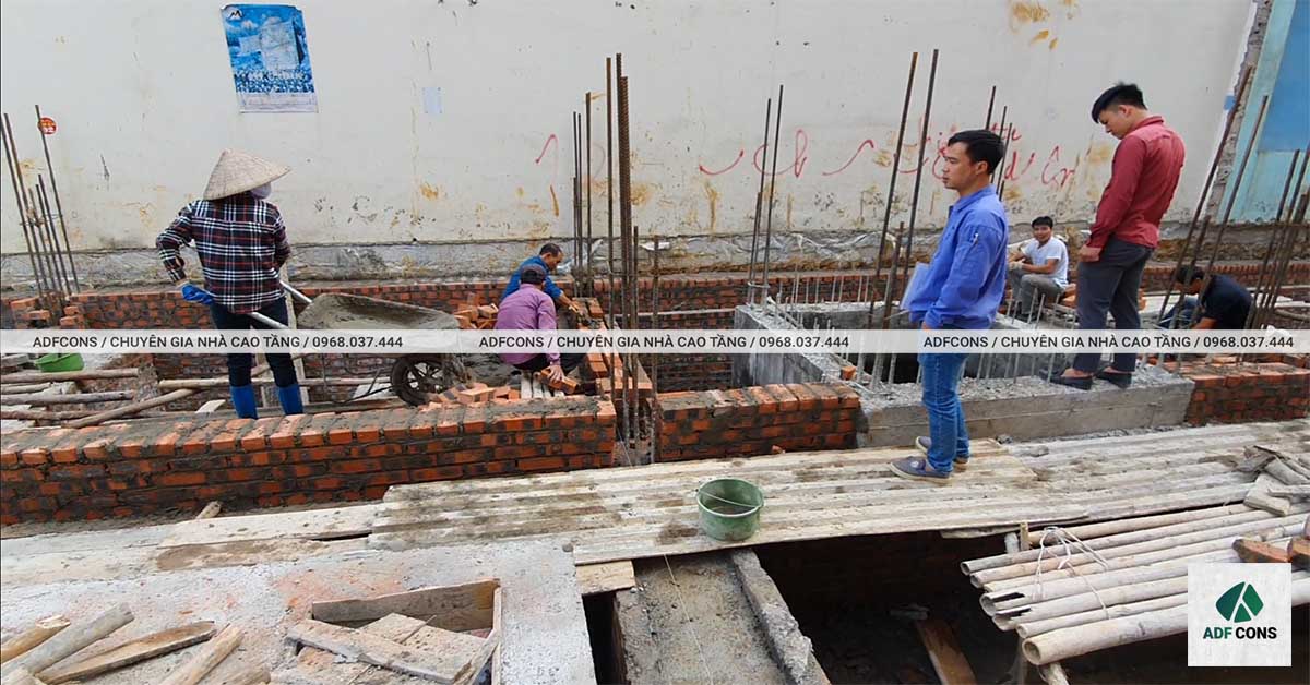 Ảnh chụp thực tế công đoạn đổ bê tông móng cho dự án khách sạn Long Vũ