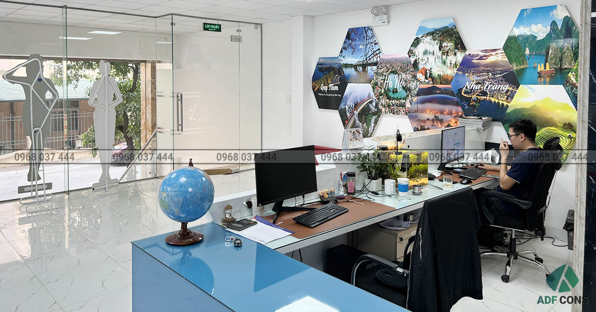 Ảnh chụp thực tế không gian sảnh văn phòng công ty du lịch Travelink