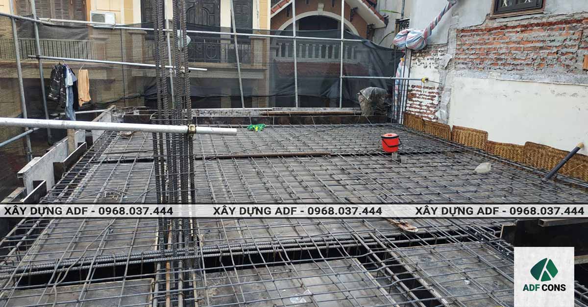 Thi công lắp dựng thép sàn đúng kỹ thuật, đảm bảo chất lượng công trình nhà ở kết hợp kinh doanh anh Dũng - Văn Cao