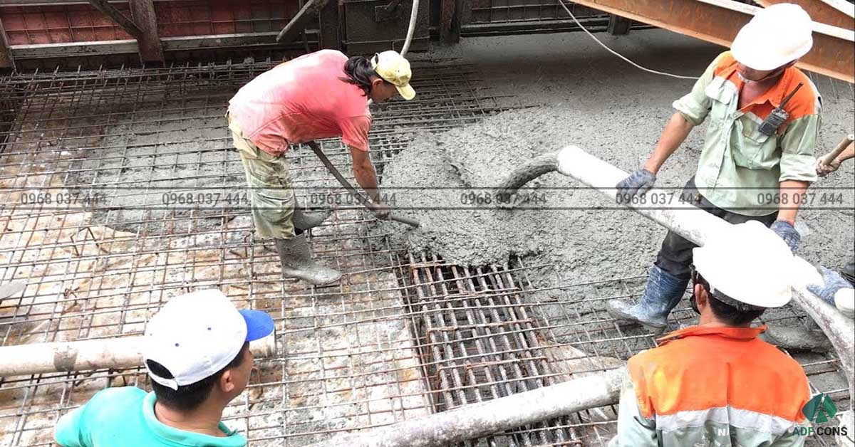 Hình ảnh thực tế công tác đổ bê tông cho dự án tòa nhà văn phòng cô Vinh