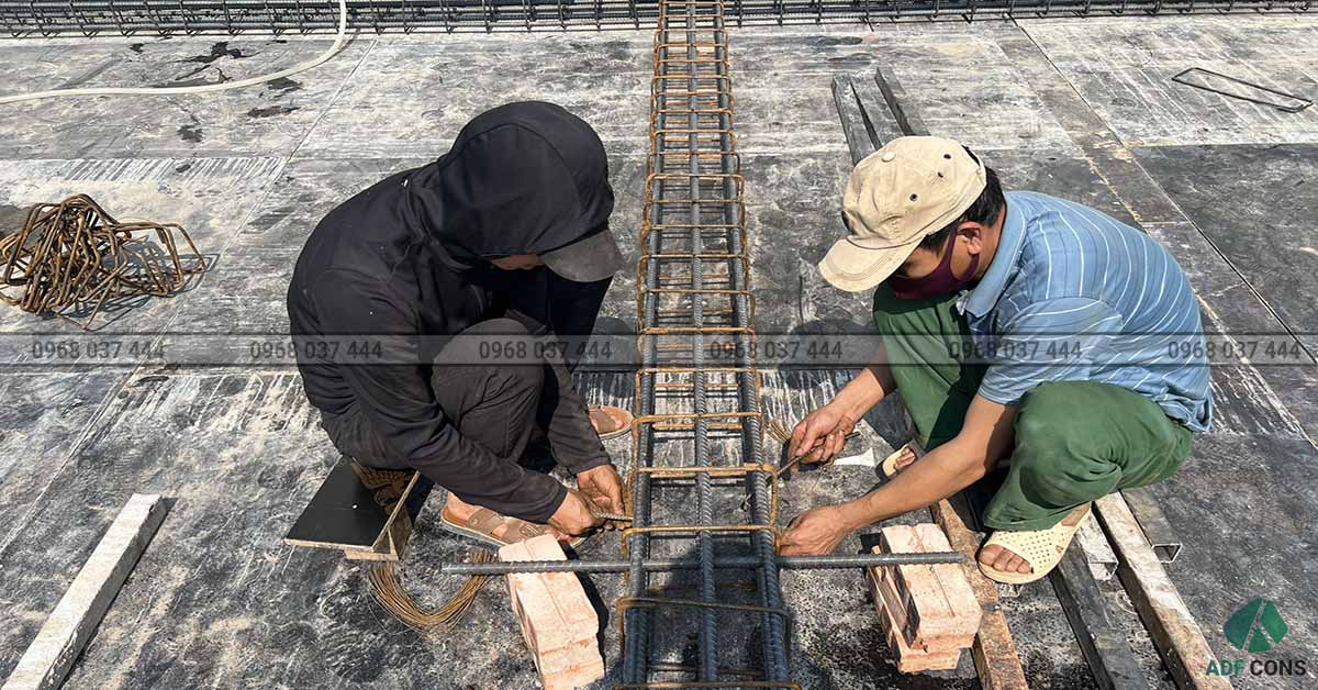 Thi công lắp dựng thép sàn cho tòa nhà cao tầng Việt Thái